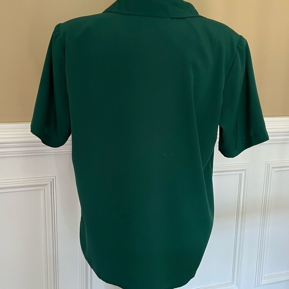 Woman's Collared Button Down Emerald Green Blouse - Picture 2 of 8